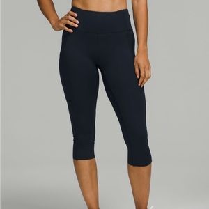 Fast and free high-rise crop 19”